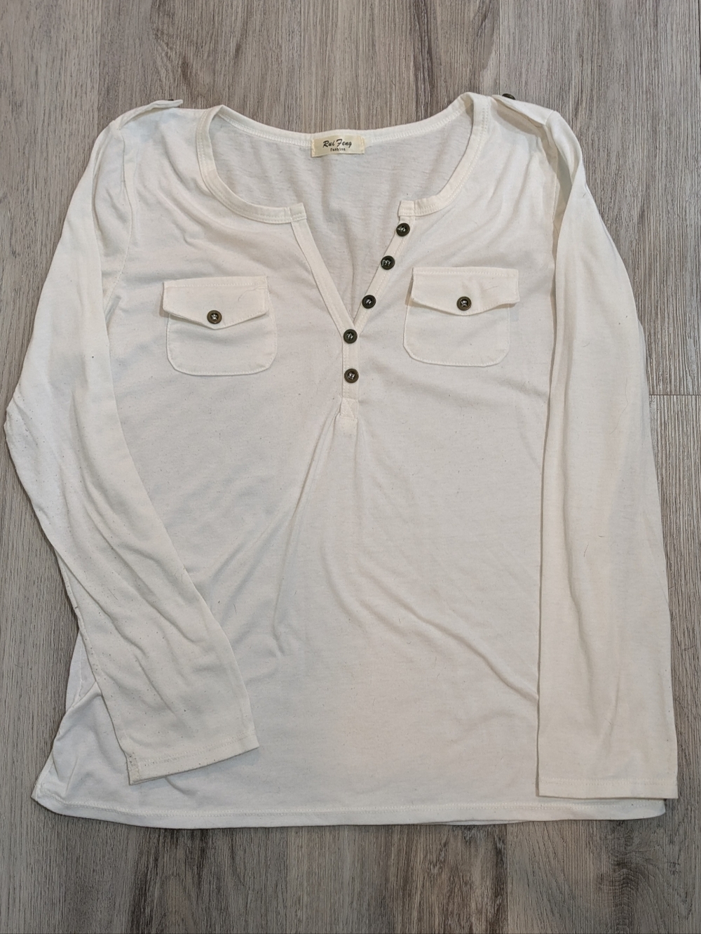 ✨3/$20✨ Rui Feng Fashion White Long Sleeve Top - Size M